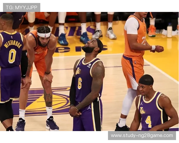 NBA最新动态:詹姆斯领衔湖人强势反弹杜兰特复出带领太阳全力冲击季后赛 NBA最新动态:詹姆斯领衔湖人强势反弹杜兰特复出带领太阳全力冲击季后赛