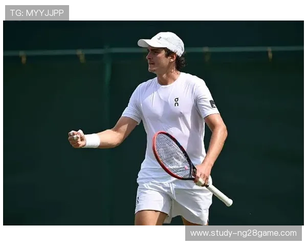 最新网球赛季回顾:明星球员表现抢眼 新秀崭露头角 最新网球赛季回顾:明星球员表现抢眼 新秀崭露头角