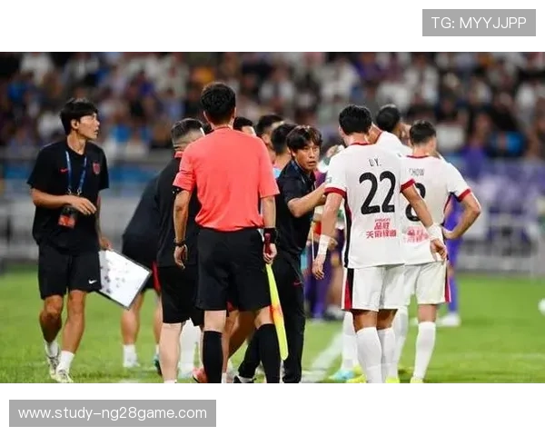 国家队备战新赛季战略调整引发球迷热议与媒体关注 国家队备战新赛季战略调整引发球迷热议与媒体关注